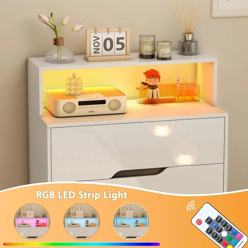 Modern 47.2" 4 Drawer Chest of Drawers with LED and Charging Station